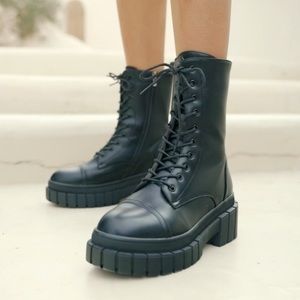 Lace up Platform Combat Boots Black Size 9